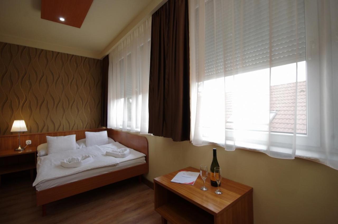 Aqua Hotel Gyula Dış mekan fotoğraf