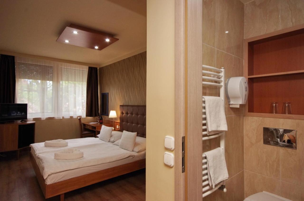 Aqua Hotel Gyula Dış mekan fotoğraf