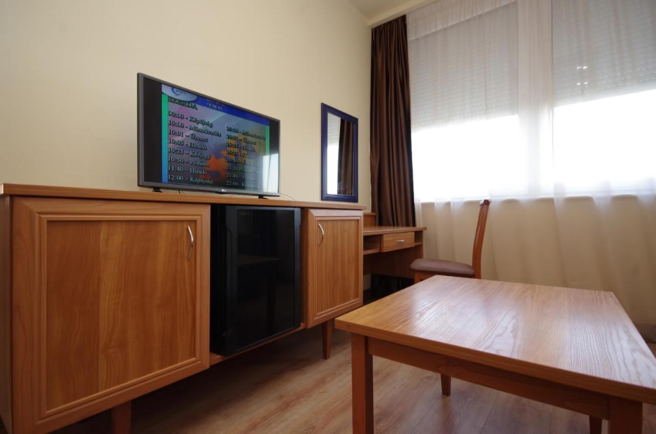 Aqua Hotel Gyula Dış mekan fotoğraf