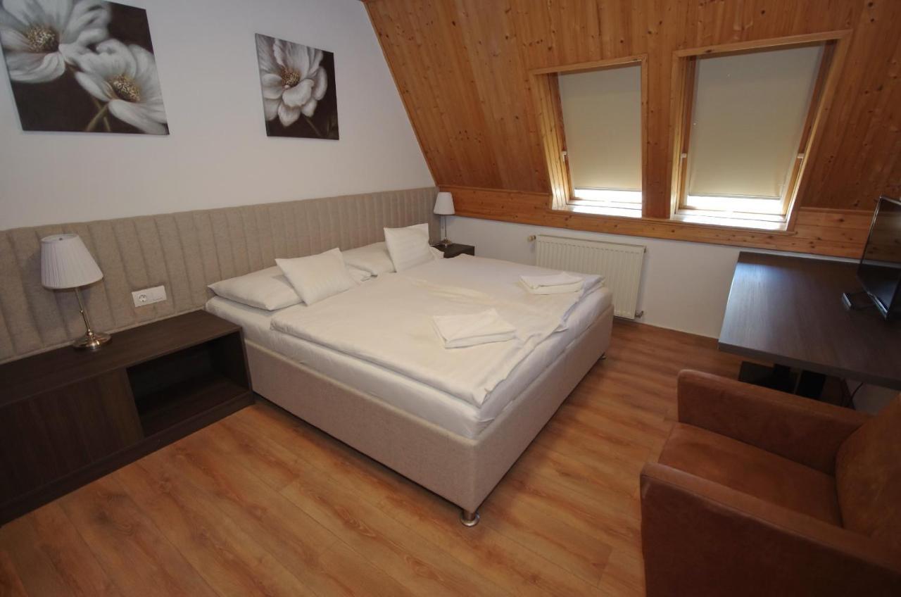 Aqua Hotel Gyula Dış mekan fotoğraf