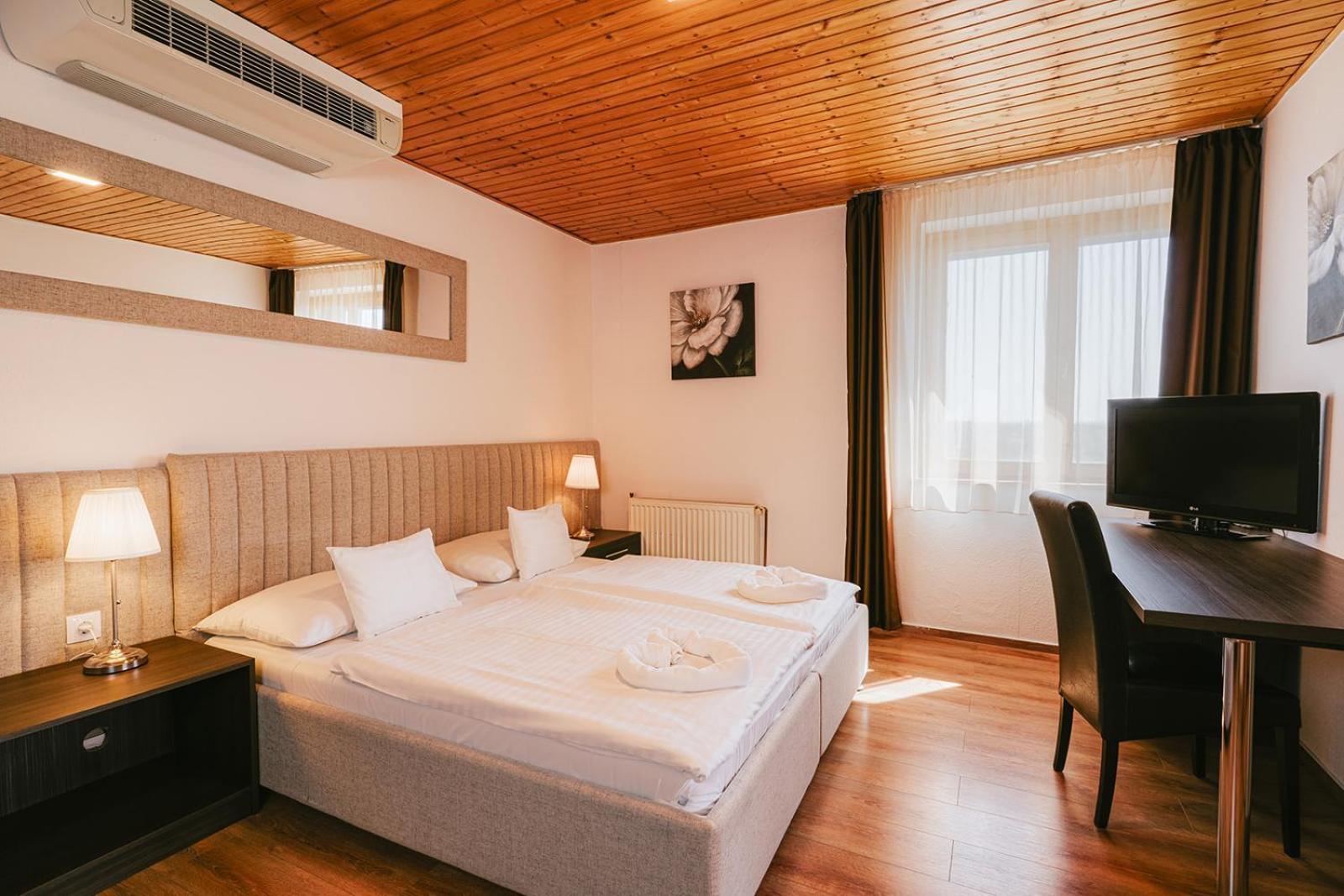 Aqua Hotel Gyula Dış mekan fotoğraf