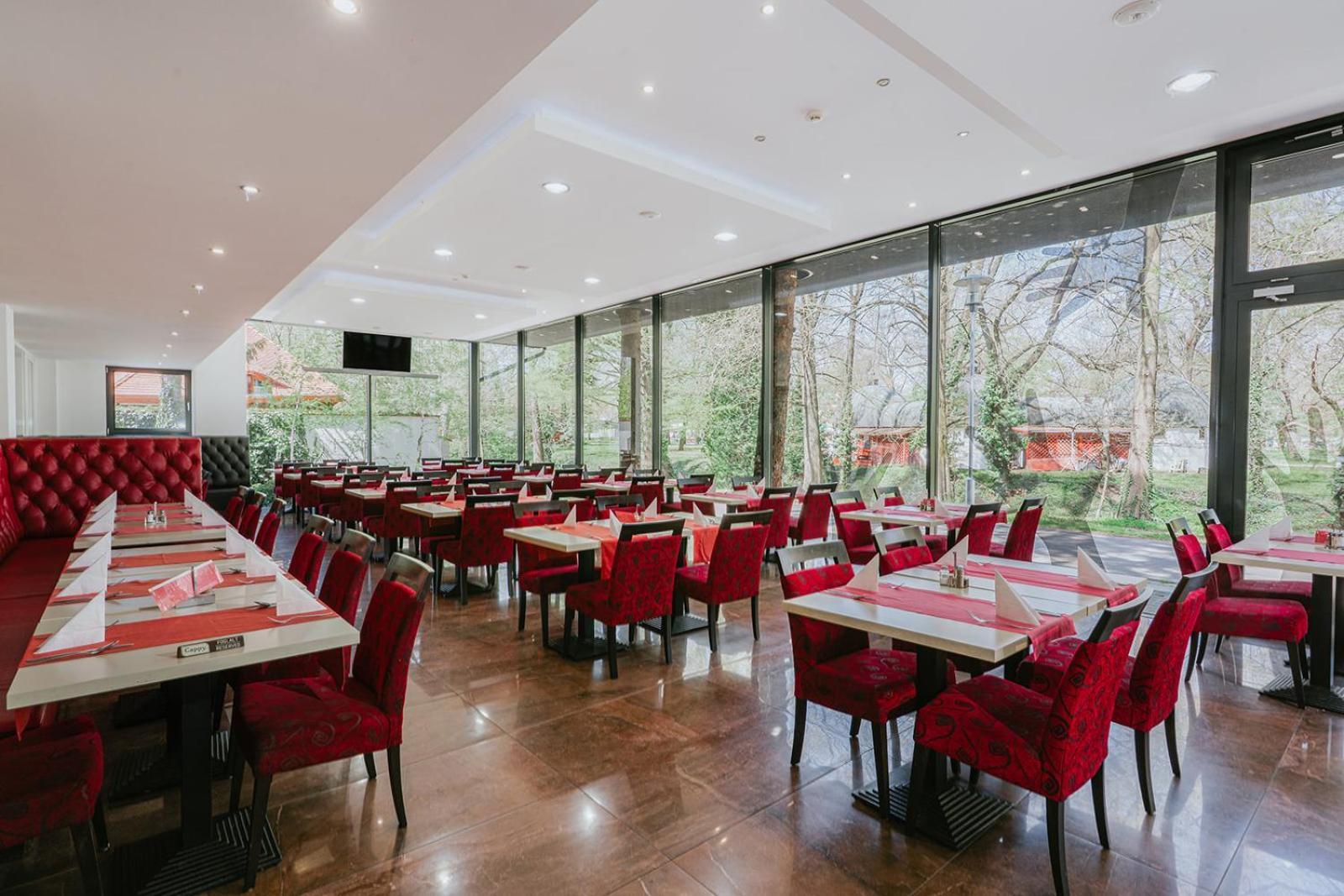 Aqua Hotel Gyula Dış mekan fotoğraf