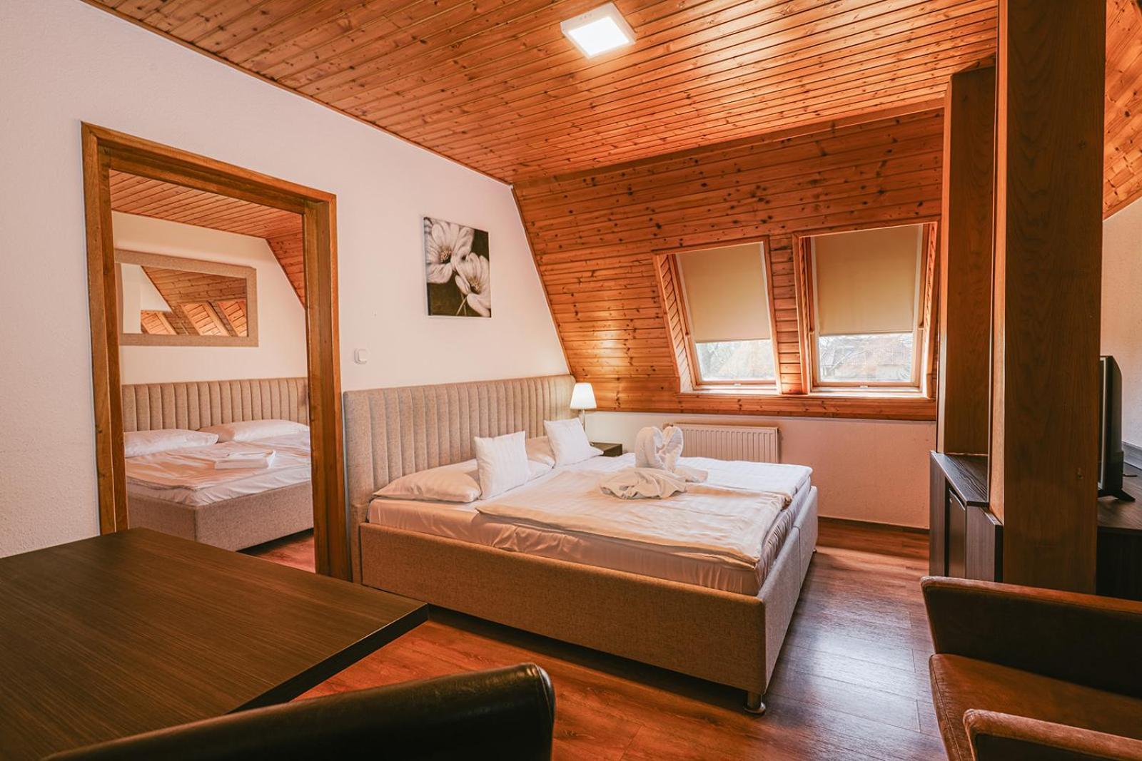 Aqua Hotel Gyula Dış mekan fotoğraf