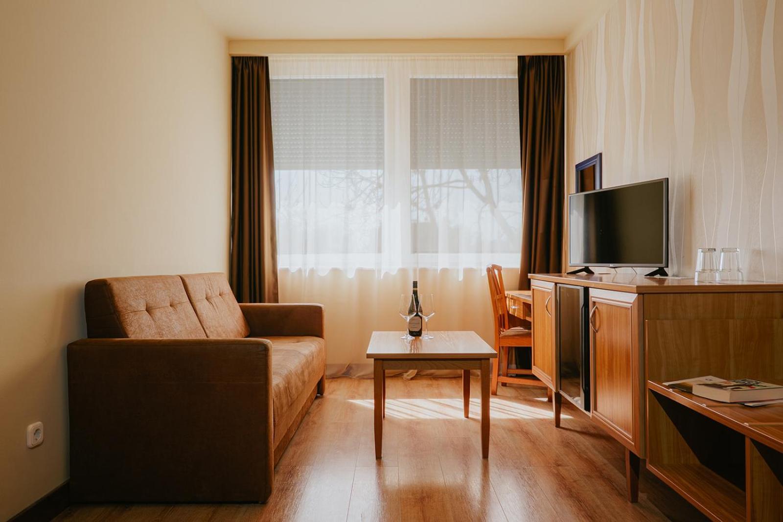 Aqua Hotel Gyula Dış mekan fotoğraf