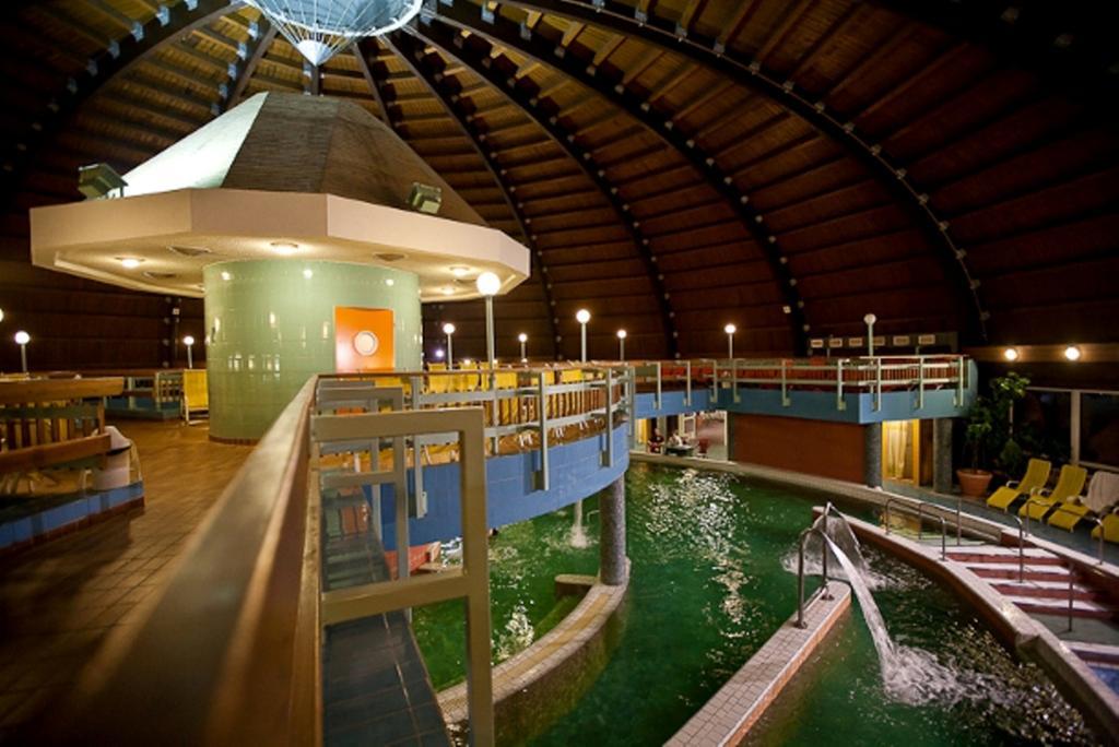 Aqua Hotel Gyula Dış mekan fotoğraf