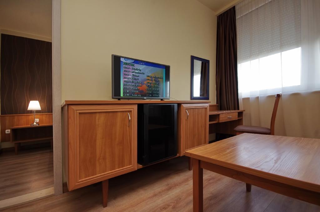 Aqua Hotel Gyula Dış mekan fotoğraf