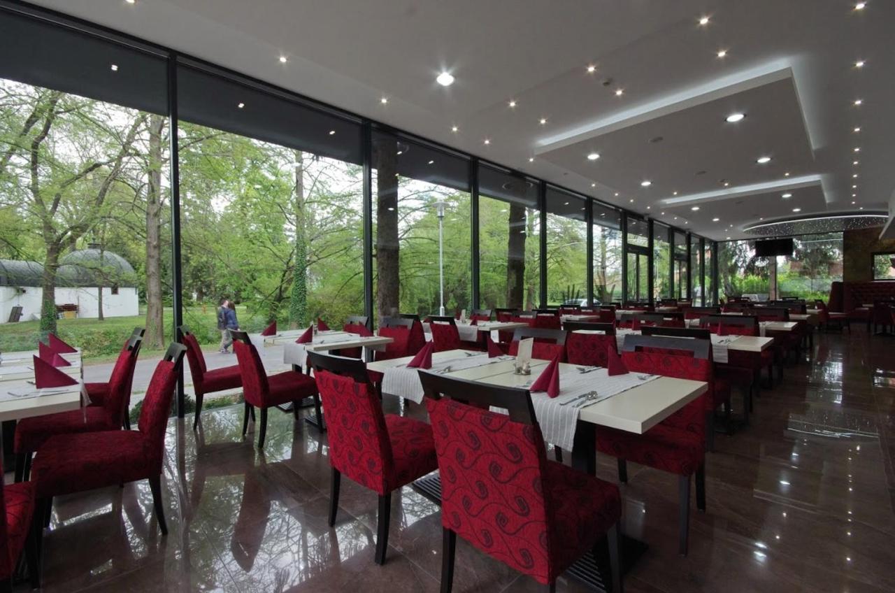 Aqua Hotel Gyula Dış mekan fotoğraf